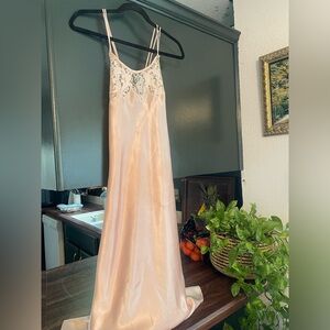 Light pink vintage backless nightgown size Medium